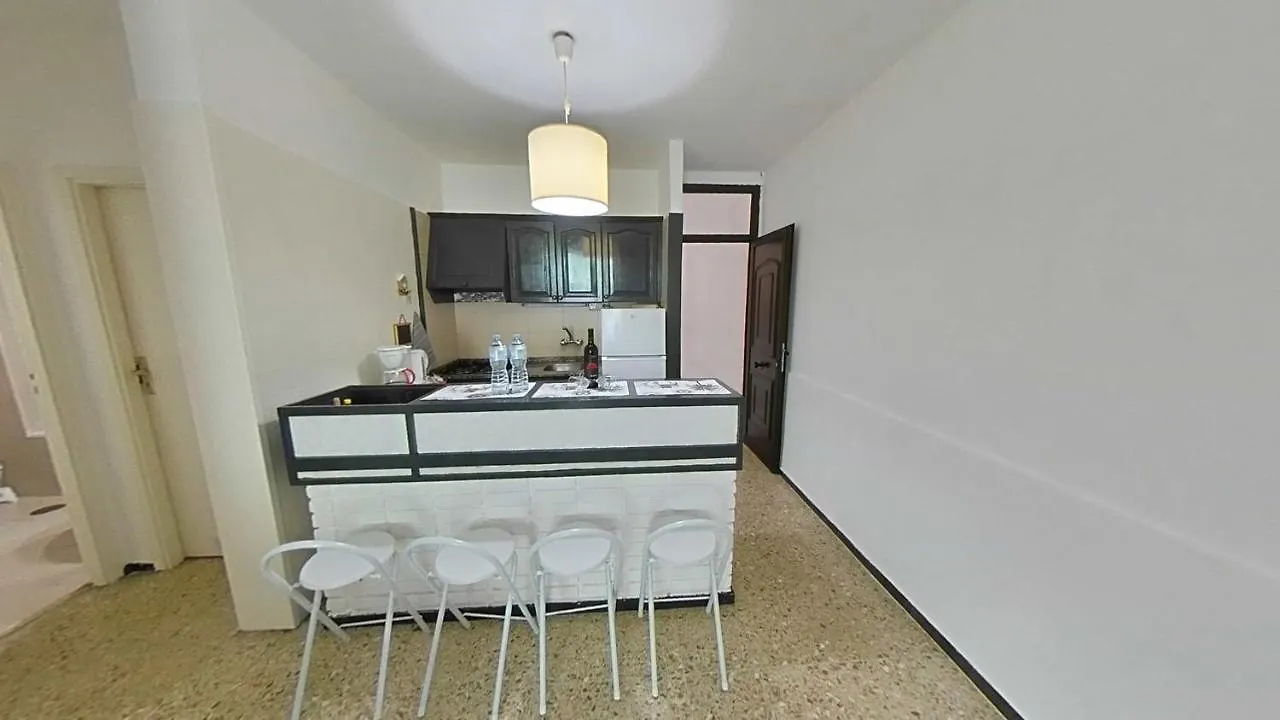 Apartamento Con Terraza Privada En Playa De Las Americas Arona
